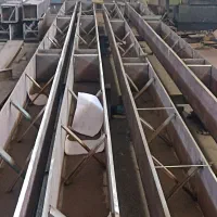 به تعدادی نیروی ساده به عنوان کمکی