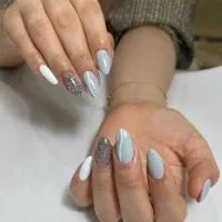 آموزش رنگ و لایت،لیفت و لمینیت مژه و ابرو وناخن