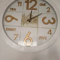 ساعت دیواری سفید