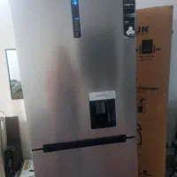 یک یخچال و فریزر  به فروش می‌رسد