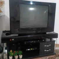 تلویزیون همراه میز تلویزیون