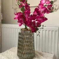 گلدان بهمراه گل مصنوعی