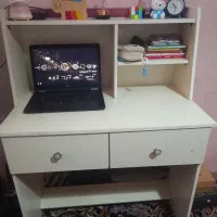 تخت ومیز تحریر نوجوان درحد نو