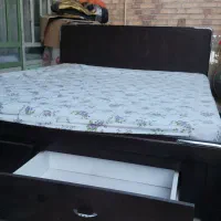 تخت خواب کاملا سالم با تشک و پایه