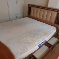 تختخواب دونفره درحد نو با کمد