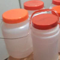 دبه پلاستیکی و قوطی فلزی|ظروف نگهدارنده، پلاستیکی، یک‌بارمصرف|قم, انسجام|دیوار