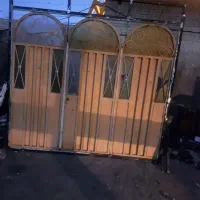 درب حیاط سالم تمیز بدون زدگی