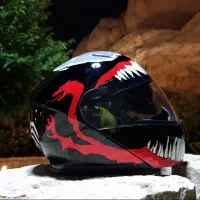 کلاه کاسکت فک متحرک اسکلتی طرح ونوم، طراحی دست‌ ‌