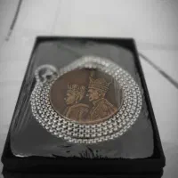 مدال یادبود شاهنشاهی|کلکسیون اشیاء عتیقه|قم, وادی السلام|دیوار