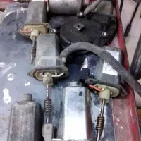 تعمیر انواع شیشه بالابر ایرانی خارجی|قطعات یدکی و لوازم جانبی|شیراز, شیخ علی چوپان|دیوار