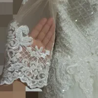 لباس عروس|لباس|رباط‌کریم, رباط‌کریم|دیوار