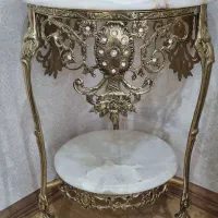 میز برنزی سنگین