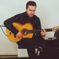 کلاس آموزش گیتار