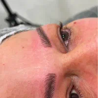 مدل میکروبلیدینگ و میکرو پیگمنتیشن