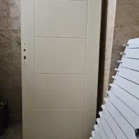 در اتاق چوبی