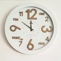 فروش یک ساعت دیواری تازه صفر