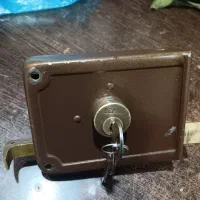 قفل حیاطی