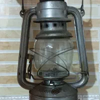 فانوس نفتی قدیمی