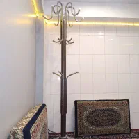 رخت اویز ایستاده