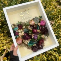 تابلو نوزاد و گل خشک