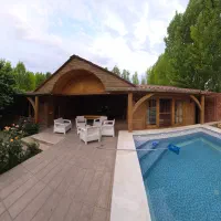 اجاده ویلا استخر اب گرم زمین سوار کاری شخصی