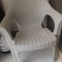 صندلی ها نو و تمیز