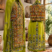 نقاش بر روی لباس
