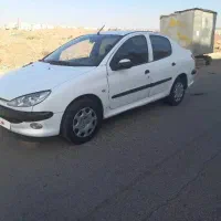 ۲۰۶‌v8 صندوق دار