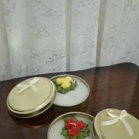 شمع قوطی فلزی معطر طرح بابونه و گل رز