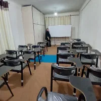 اتاق،آشپزخانه،سرویس بهداشتی سالن کنفرانس وجلسات|اجارهٔ کوتاه‌مدت دفتر کار و فضای آموزشی|سنندج, |دیوار