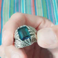 سلام انگشتر توپاز لندن هست