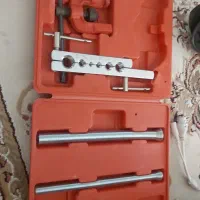 قطعات لوله بر و دوربین ولباس کار