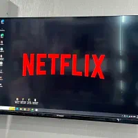دوعدد تلویزیون هوشمند ۳۲ اینچ درحد نو