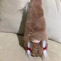 یک عدد عروسک و وسیله نقاشی