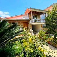 باغچه ویلا نیم پیلوت مبله کامل شهرکی و لوکس سرسبز