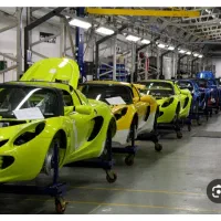 تعدادی کارگرساده درکارخانه باسرویس رفت و برگشت