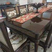 میز ناهارخوری ۸ نفره چوبی با شیشه روی میز