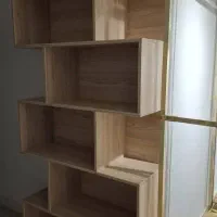 کتابخانه یا قفسه چوبی