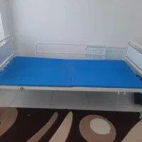 تخت بیمارستانی