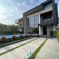 سوله-تجاری-در-خیابان-اصلی