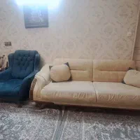 فروش مبل ۸ نفره تخت خواب شو بهمراه یک صندلی میزبان