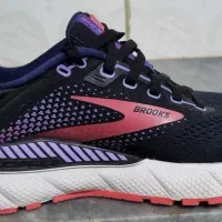 کتونی برند بروکس