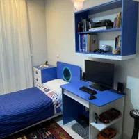 سرویس خواب باتشک طبی و کمدو میز تحریرو کتابخانه