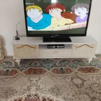 میز تلویزیون کاملا سالم و نو