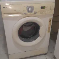 یک عدد ماشین لباسشویی 7 کیلویی