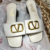 همه کفش و صندل ها شاید ۱بار یا دو بار پوشیده شده|کیف، کفش، کمربند|شاهین‌شهر, سعدی جنوبی|دیوار