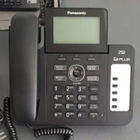 تلفن رومیزی سه گوشی