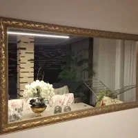آینه دیواری با قاب طرح چوبی کلاسیک