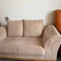مبل ۷نفره نارنجی و کرم و یه دست مبل قهوای ال|مبلمان خانگی و میز عسلی|شیراز, تندگویان|دیوار