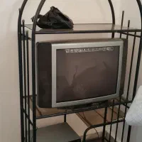 تلوزیون ومیزتلوزیون